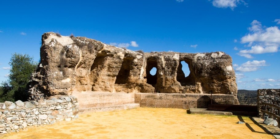 Torreón del Castillo del Conde de Rasura, Spain